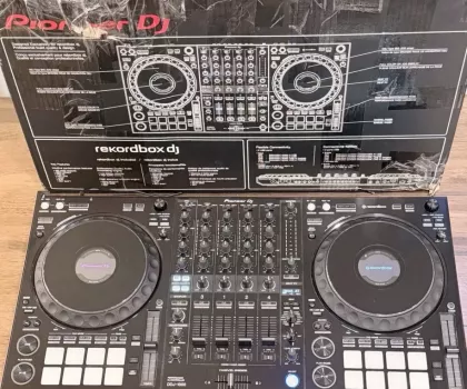 Pioneer DDJ-1000 Rekordbox DJ Controller == 700 Euro