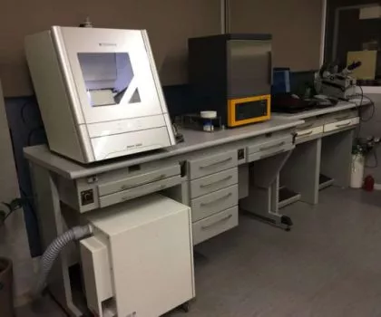 Roland DWX-52D 5-Axis Dental Milling Machine