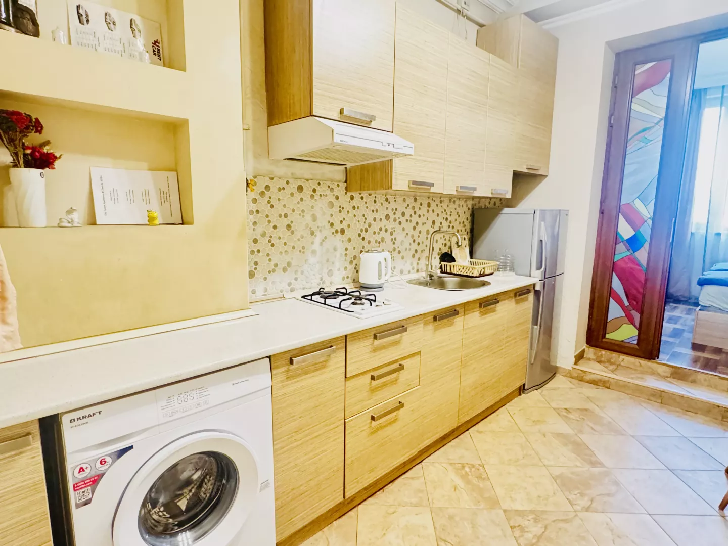 Yerevan Saryan 16