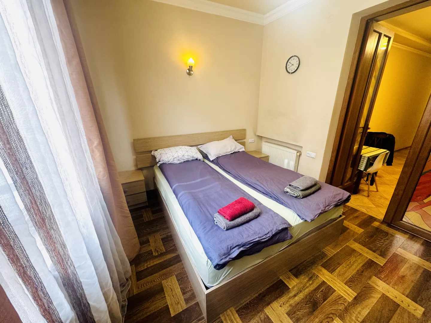 Yerevan Saryan 16