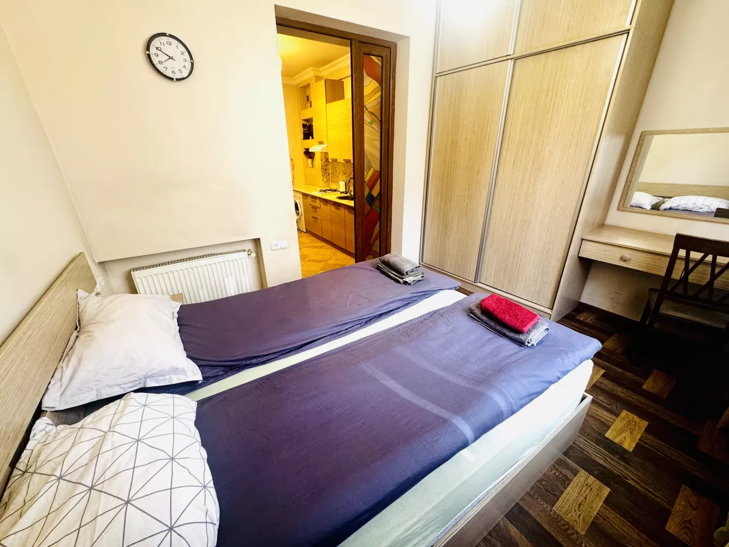 Yerevan Saryan 16