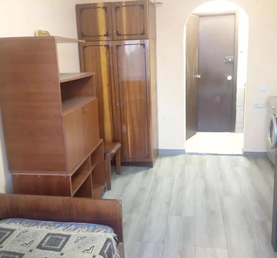 1 room, Garegin Nzhdeh St.