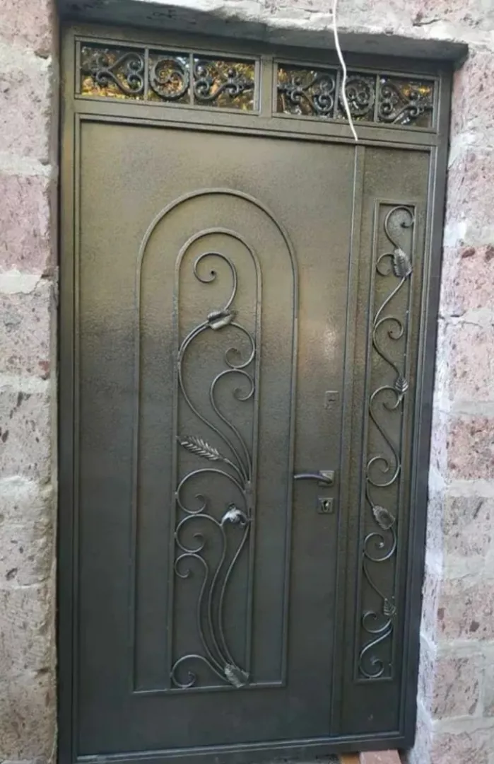 Մուտքի դռներ, տան մուտքի դռներ, երկաթյա մուտքի դռներ, բնակարանի մուտքի դռներ, դրսի դռներ
