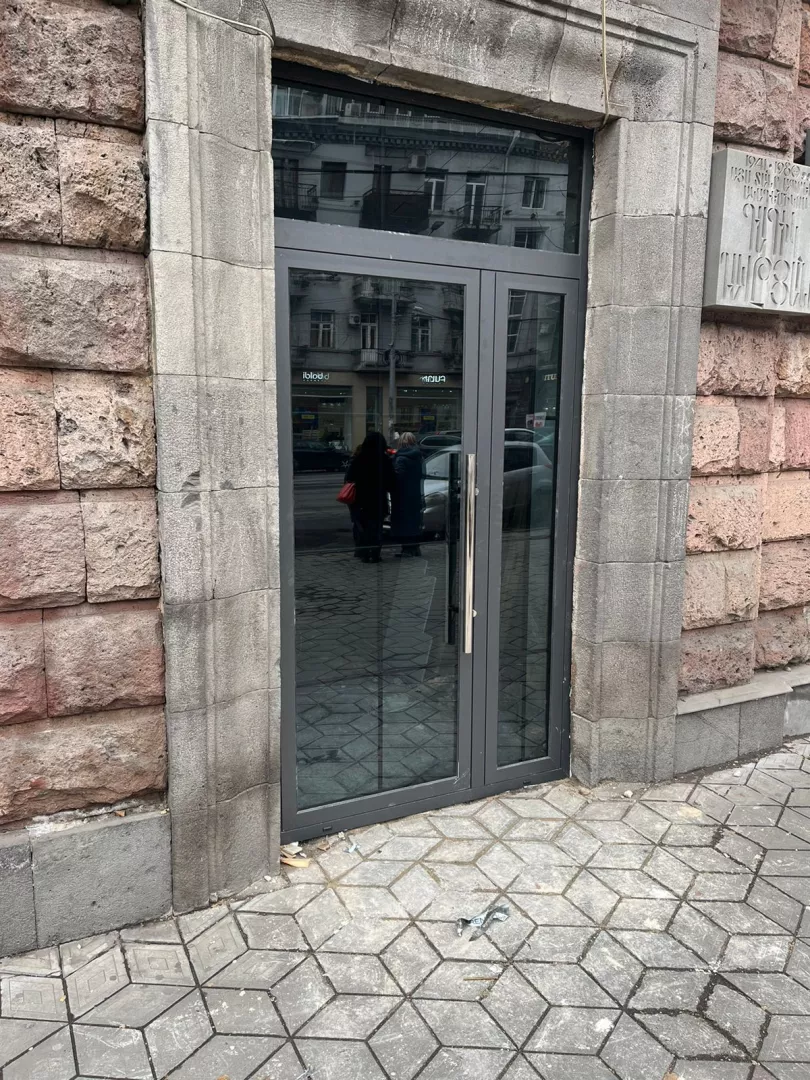 Ալյումինե պատուհաններ, ալյումինե դռներ, ձայնամեկուսիչ պատուհաններ, մատչելի եվրոպատուհաններ