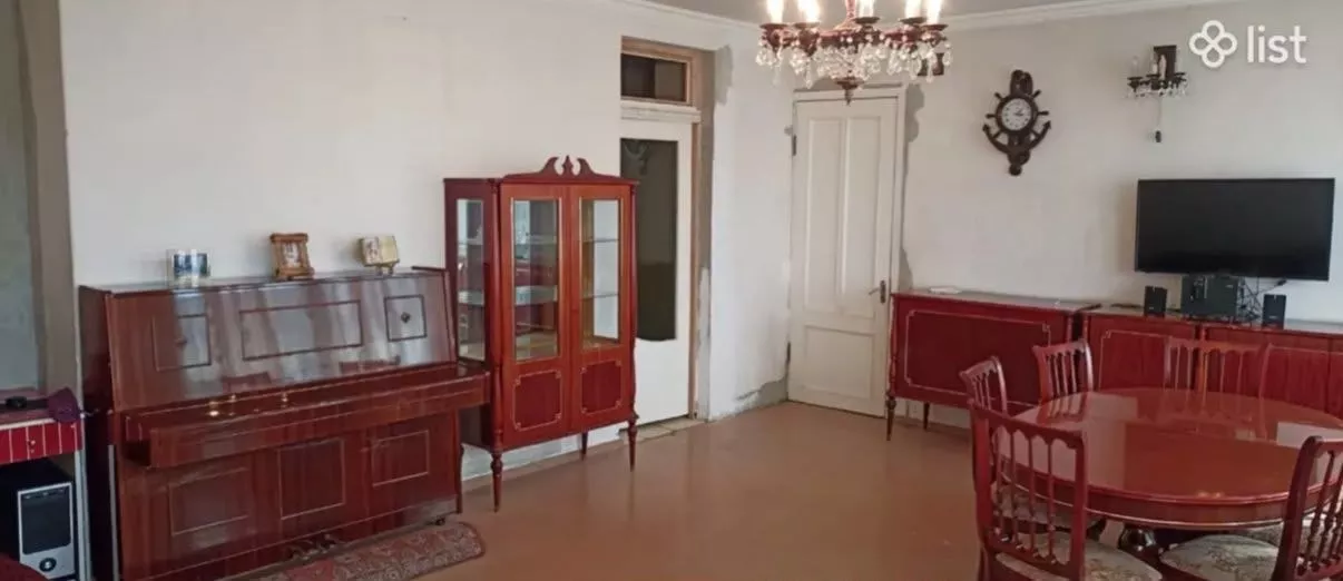Երկու հարկանի քարե տուն Գրիգոր Զոհրապի փողոցում Աջափնյակում, 235 քմ, 480 քմ հողի վրա, 2 սանհանգույց