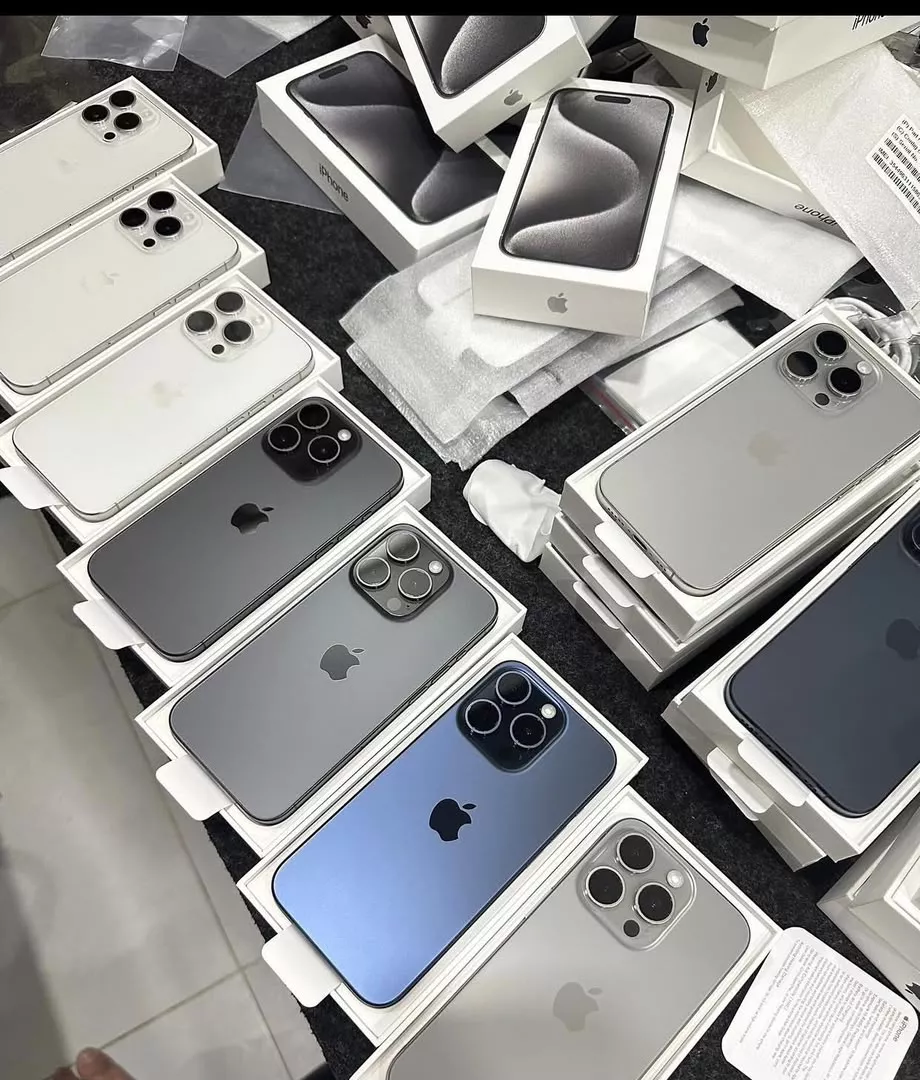 Brand New Original Apple iPhone 17 Pro Max/ iPhone 17/ iPhone Air/ iPhone 16 Pro Max