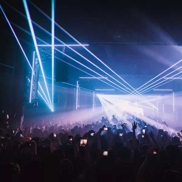 Farm, stage, lighting and sound equipment, le