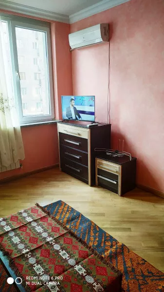 1-комн. квартира на ул. Виктора Амбарцумяна, 40 кв.м., 2/8 этаж, дизайнерский ремонт