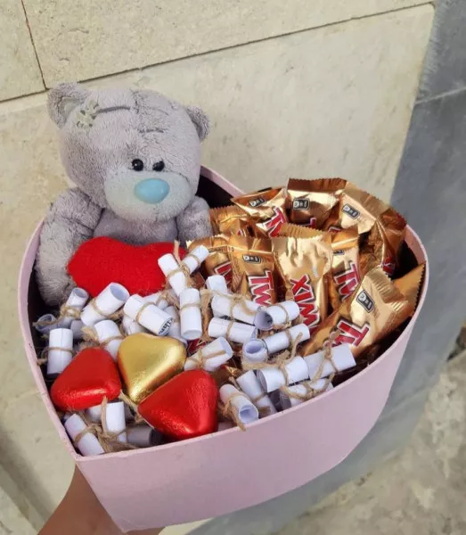 Մարտի 8_ի առթիվ գեղեցիկ նվերներ