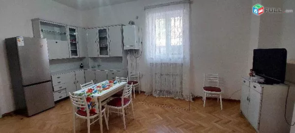 Մեկ հարկանի քարե տուն Բագրատունհաց փողոցում Շենգավիթում 100 քմ. Կապիտալ վերանորոգված 