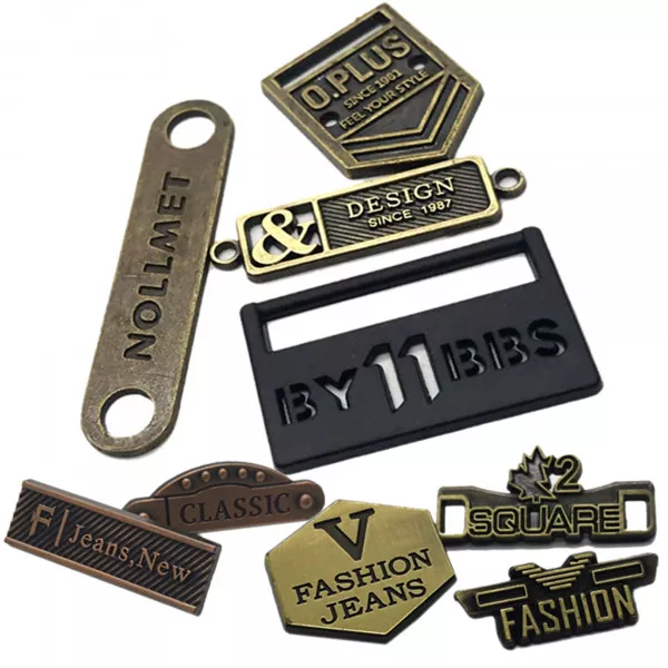  Fashion accessories //  Plates